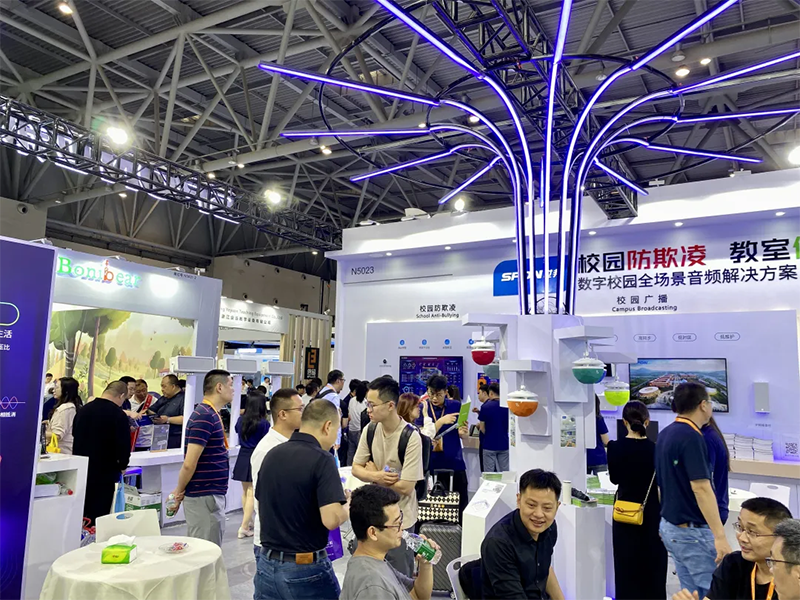 精彩看点！半岛app下载体育
多项新品首次亮相，火爆围观